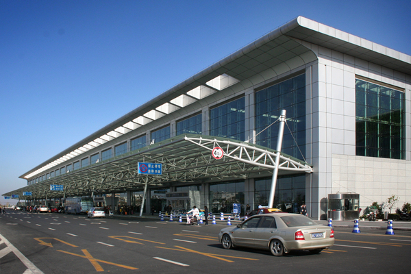 2008年11月7日，新航站楼投入使用.jpg