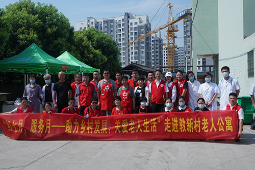 2020.7.24尊易巾帼文明岗参加“红七月，服务月”系列活动.jpg