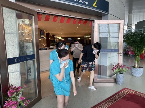 以练为战 防患未“燃”--温州贵宾公司开展头等舱休息室火灾应急疏散实战演练