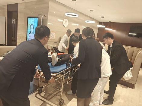 旅客突发昏厥 温州贵宾公司高效协助施救助其转危为安